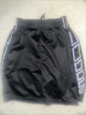 Kids Size 10/12 Black Ultra Performance Athletic Mesh Shorts with Side Stripe